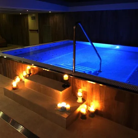 & Real Anayet 4*
