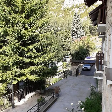 & Real Anayet 4*