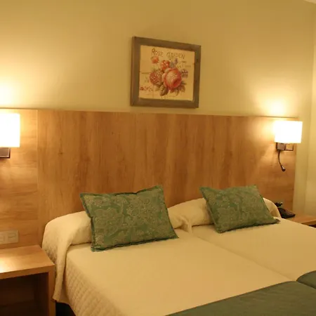 מלון & Real Anayet קאנפראנק