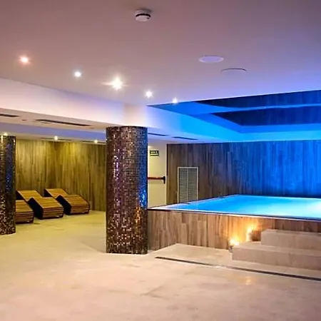 & Real Anayet Hotel Canfranc