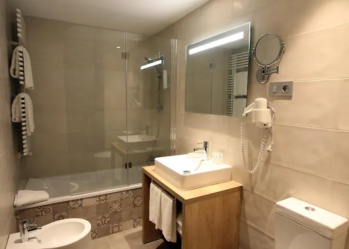 & Real Anayet מלון 4*