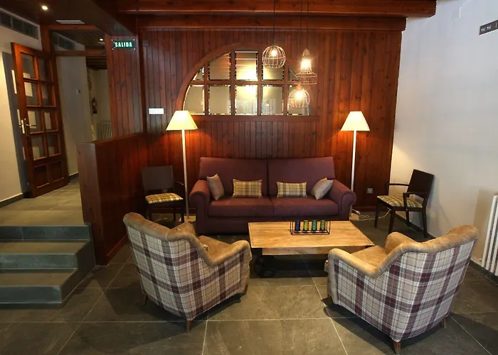 & Real Anayet מלון